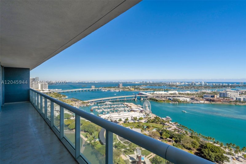 Apartment for rent at 50 Biscayne 4208