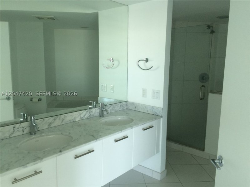 Apartment for rent at 500 Brickell West Tower 2807