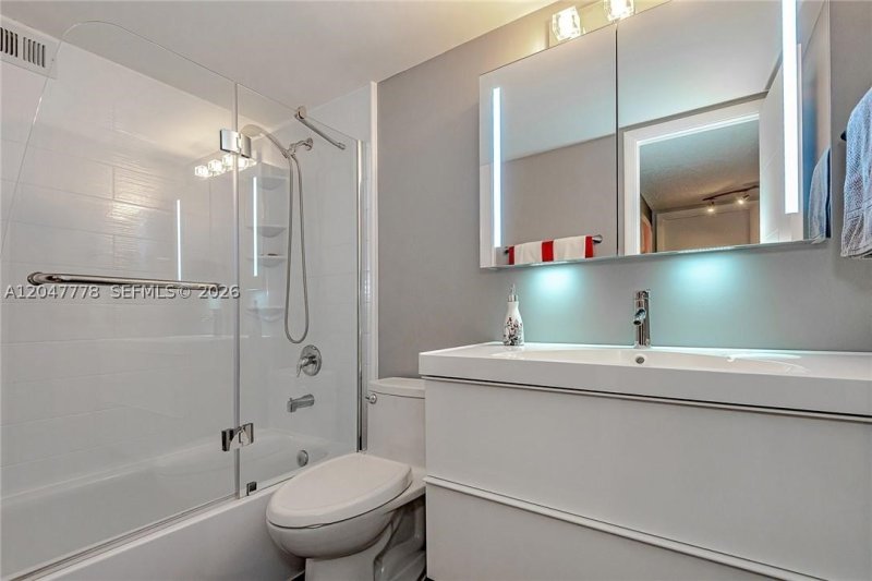 Apartment for rent at 200 Leslie 926