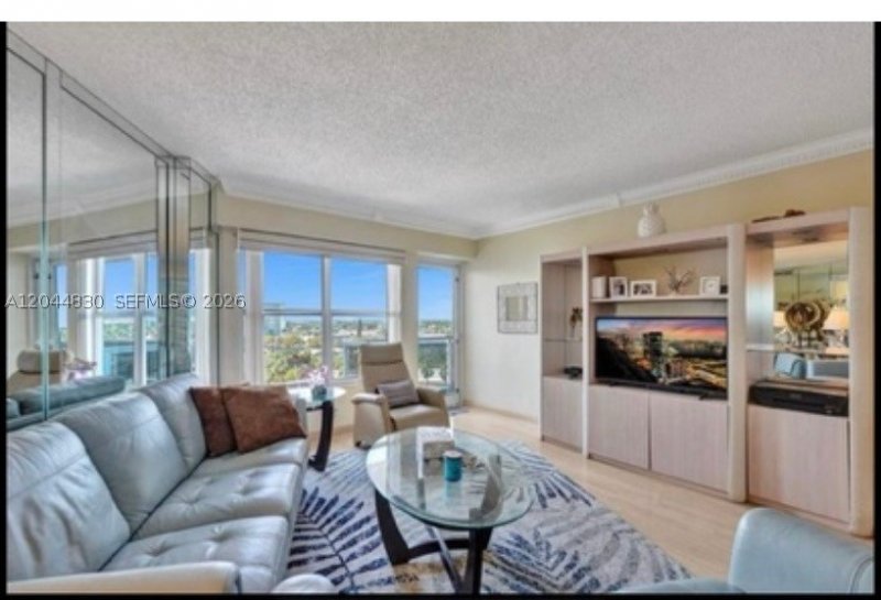 Alquiler de apartamento en Royal Ambassador 814