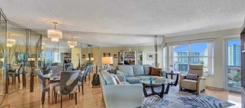 Alquiler de apartamento en Royal Ambassador 814