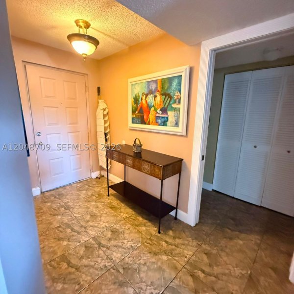 Apartment for rent at Le Frontenac 206