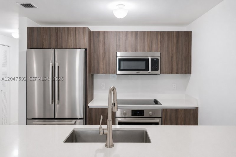 Condo for sale at Aria on The Bay 1806