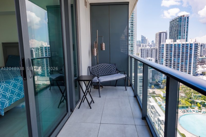 Comprar apartamento en One Paraiso 2003