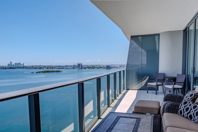 Comprar apartamento en One Paraiso 2003