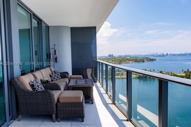 Comprar apartamento en One Paraiso 2003