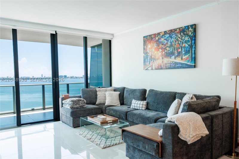 Comprar apartamento en One Paraiso 2003