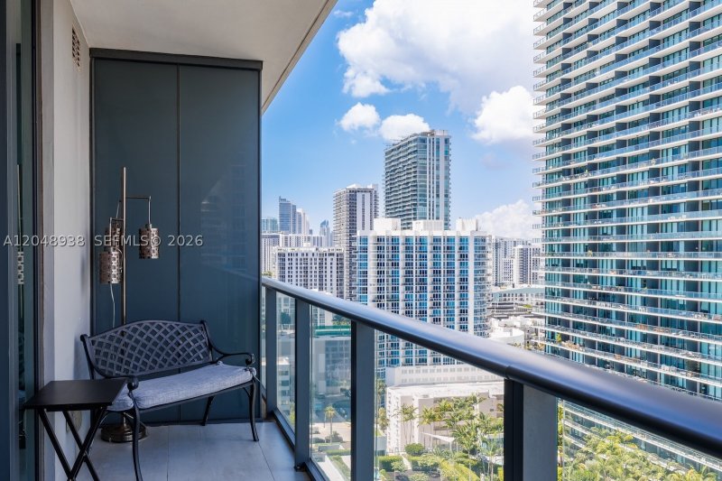 Comprar apartamento en One Paraiso 2003