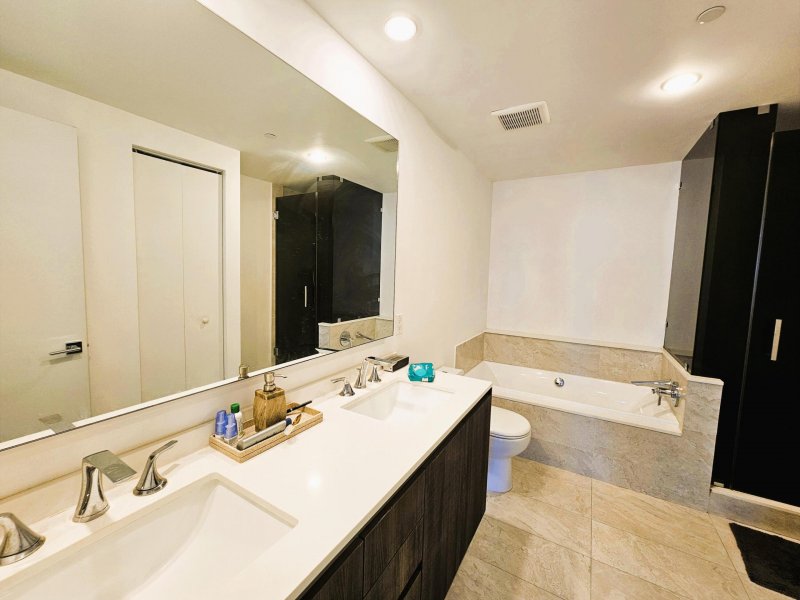 Condo for sale at Aria on The Bay Apt 3508