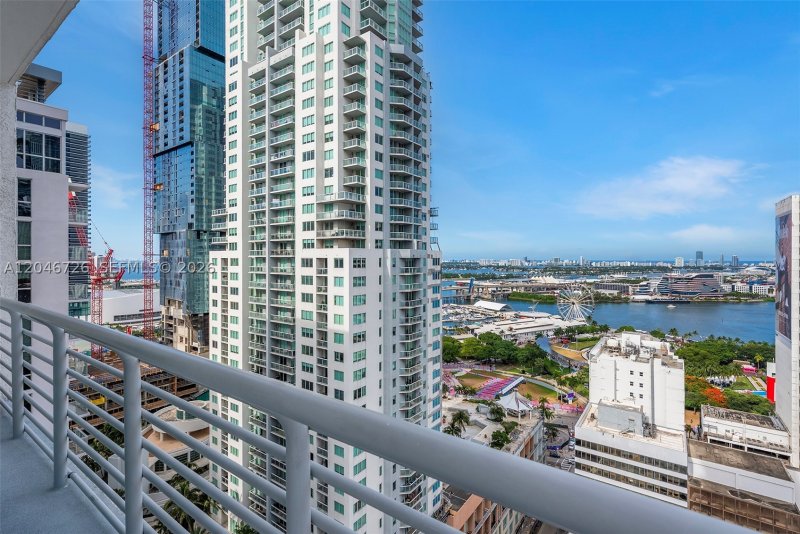 Comprar apartamento no Loft Downtown II 2702