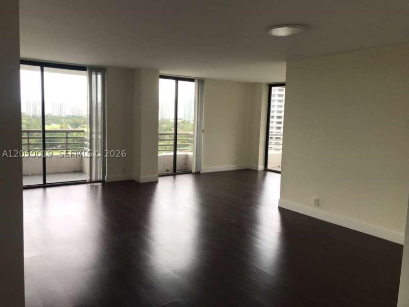 Apartment for rent at Parc Central Aventura 1412