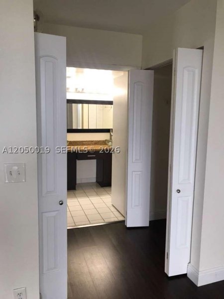 Apartment for rent at Parc Central Aventura 1412