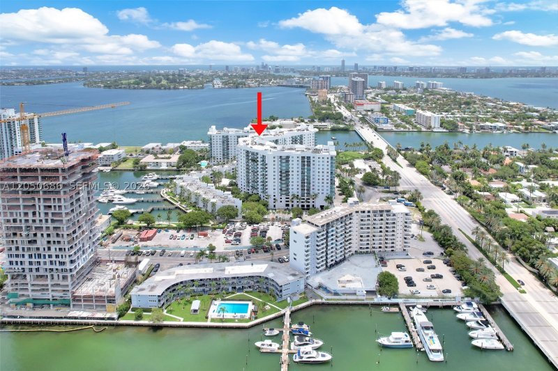 Comprar apartamento no 360 Condominium West 610