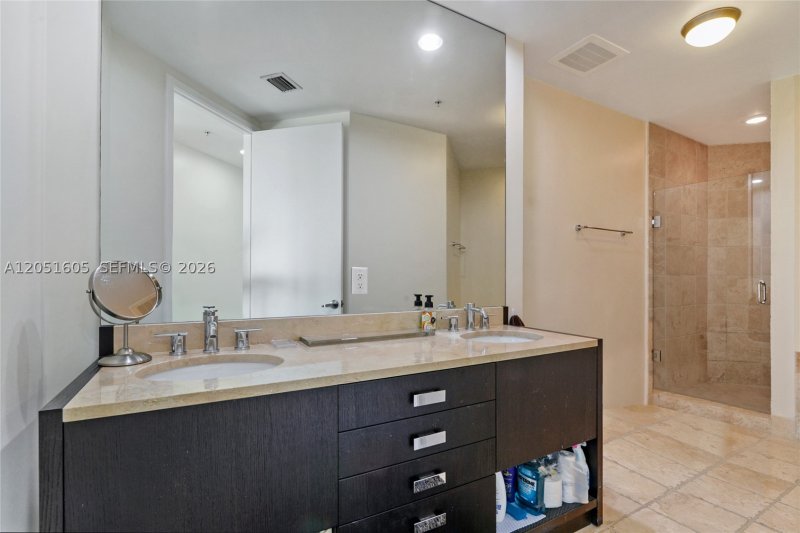Apartment for rent at Trump Royale 4209A