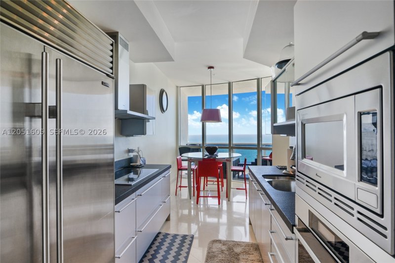 Apartment for rent at Trump Royale 4209A