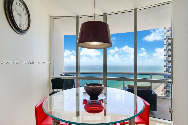 Apartment for rent at Trump Royale 4209A