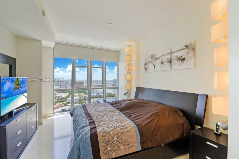 Apartment for rent at Trump Royale 4209A