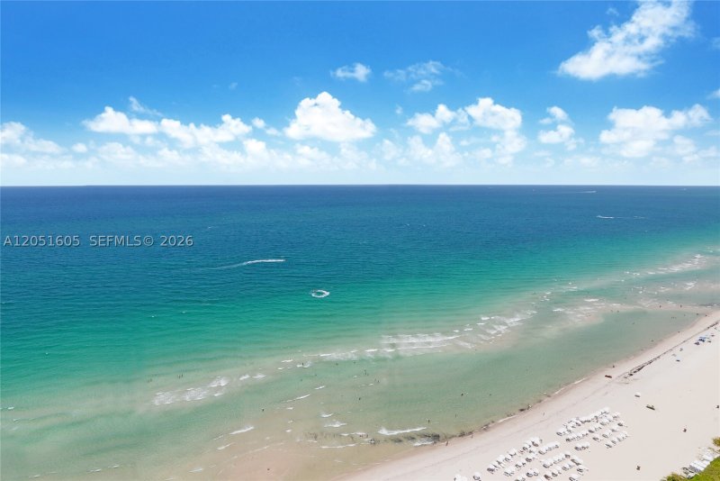 Apartment for rent at Trump Royale 4209A