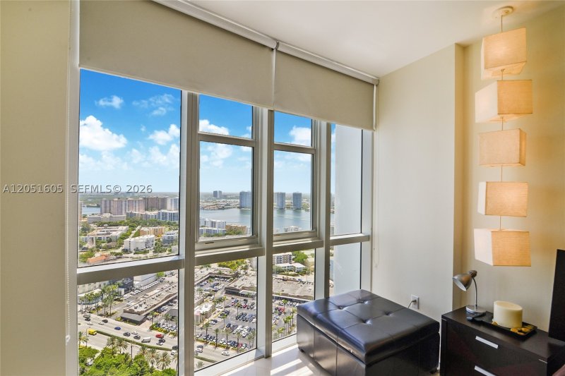 Apartment for rent at Trump Royale 4209A