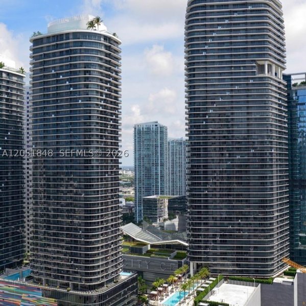 Apartment for rent at 1010 Brickell 3210