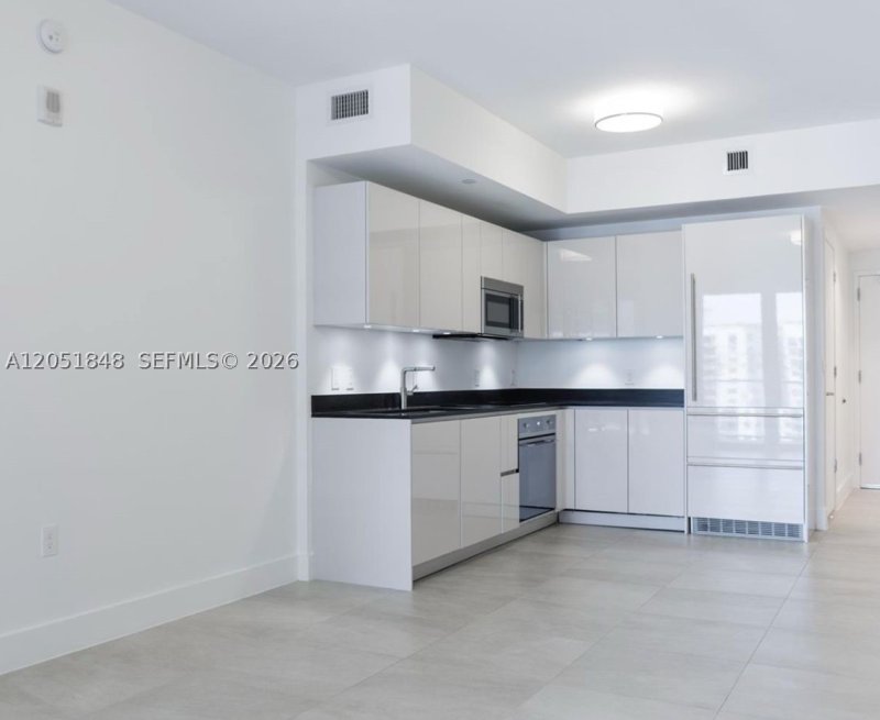 Apartment for rent at 1010 Brickell 3210