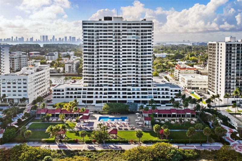 Condo for sale at Club Atlantis 1002