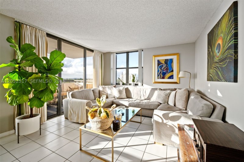 Condo for sale at Club Atlantis 1002