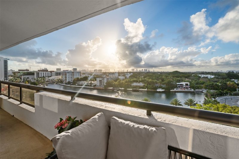 Condo for sale at Club Atlantis 1002