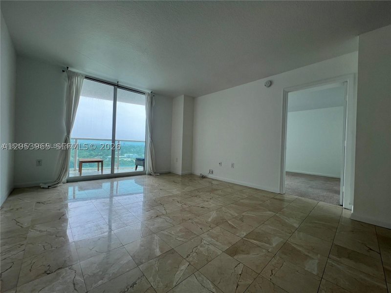Apartment for rent at Skyline On Brickell 1611
