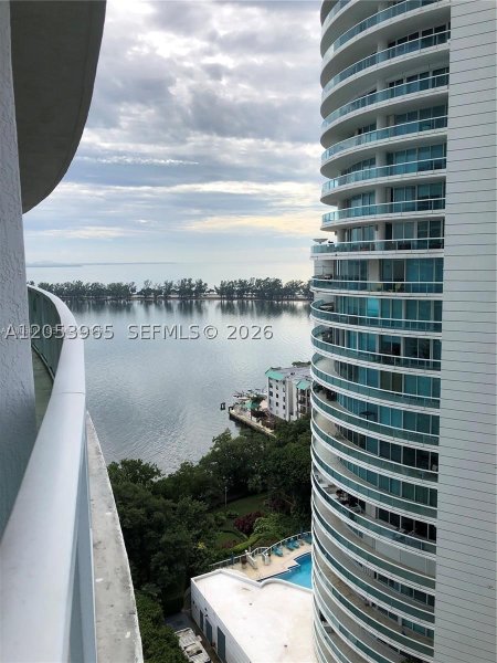 Apartment for rent at Skyline On Brickell 1611