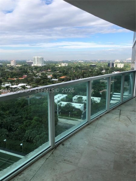 Apartment for rent at Skyline On Brickell 1611