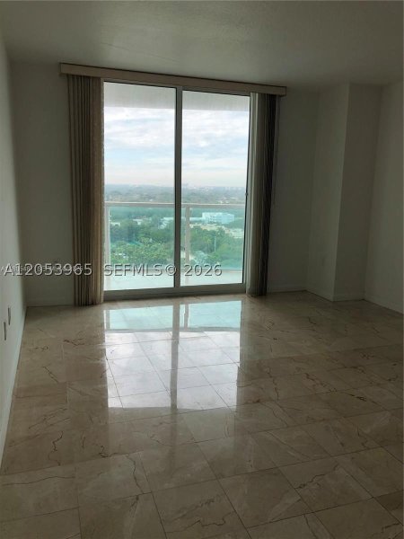 Apartment for rent at Skyline On Brickell 1611
