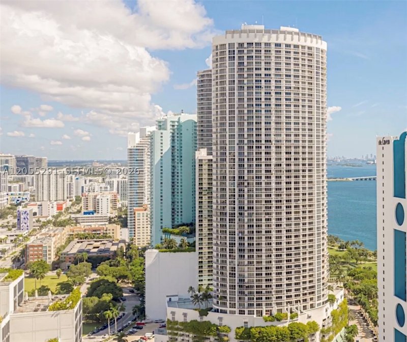 Apartment for rent at Opera Tower 2012