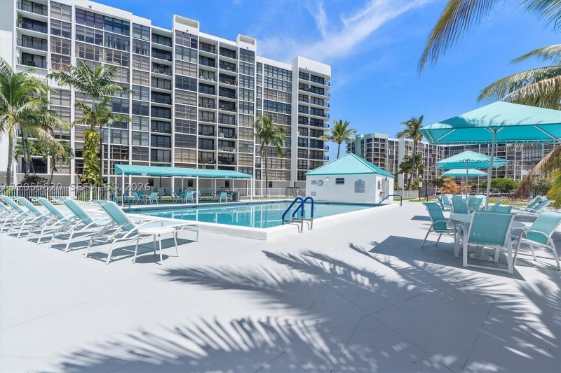 200 Leslie Apt #631