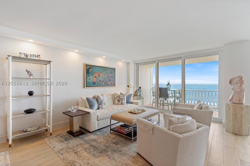 Condo for sale at Point of Americas 2205