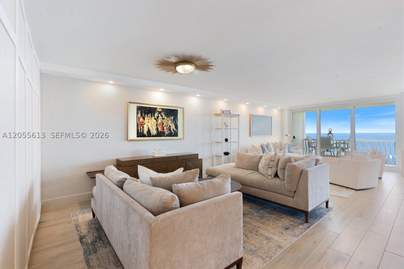 Condo for sale at Point of Americas 2205