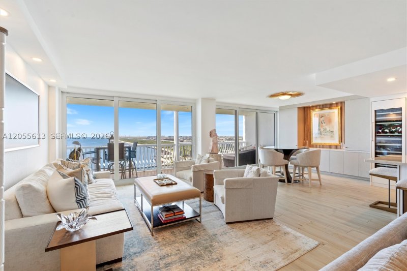 Condo for sale at Point of Americas 2205
