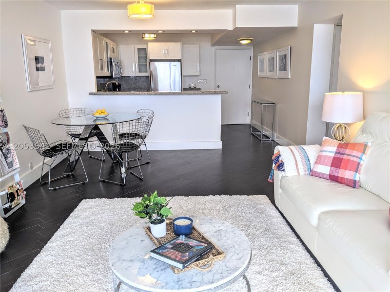 Apartment for rent at Island Terrace 8K