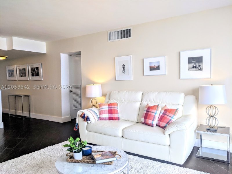 Apartment for rent at Island Terrace 8K