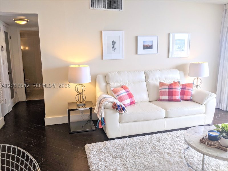 Apartment for rent at Island Terrace 8K
