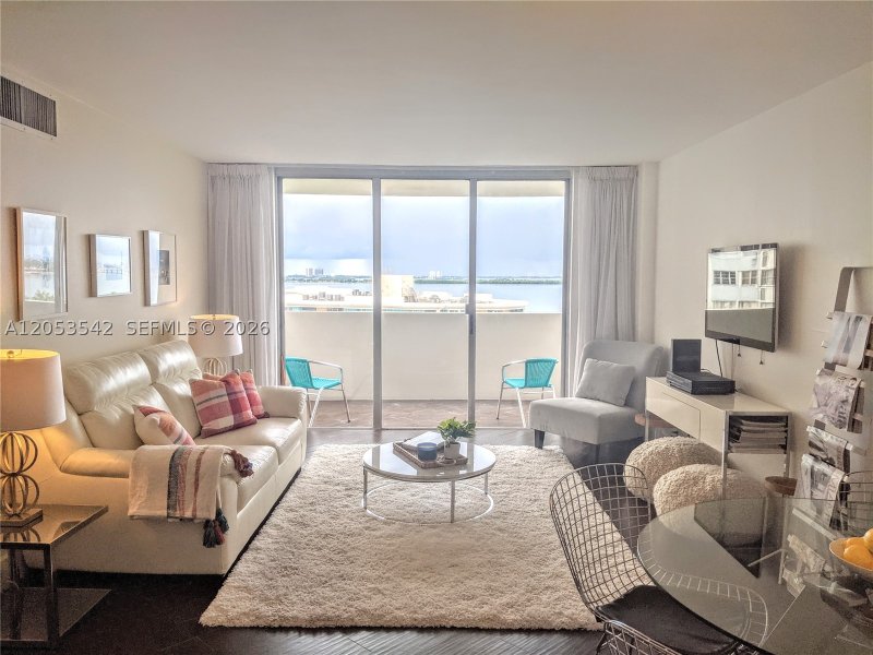 Apartment for rent at Island Terrace 8K