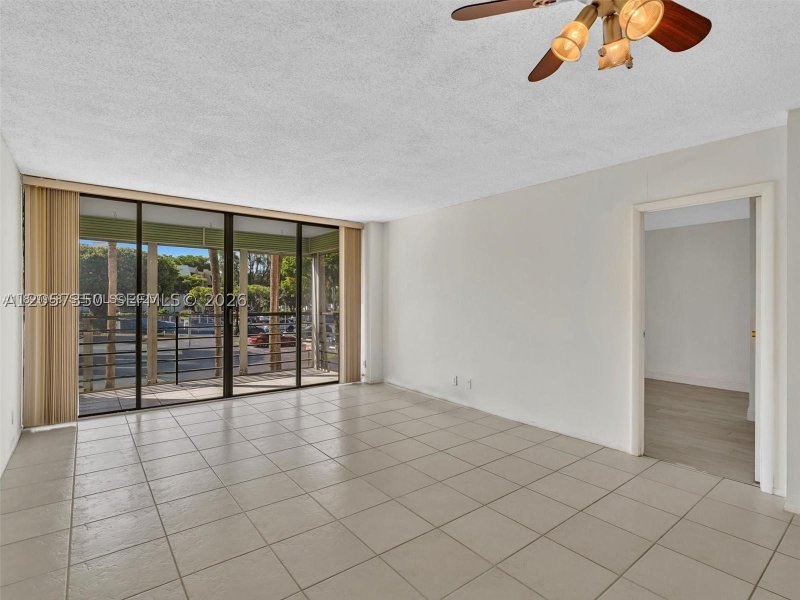 Biscaya Apt #203