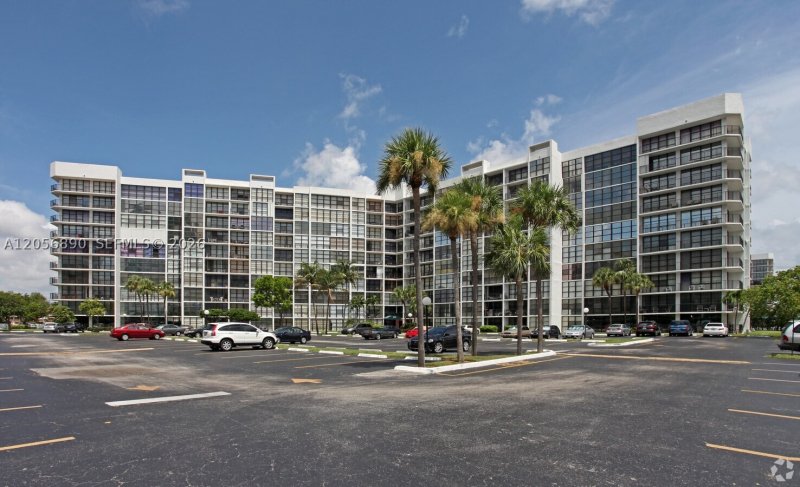 Condo for sale at Oceanview Park 410