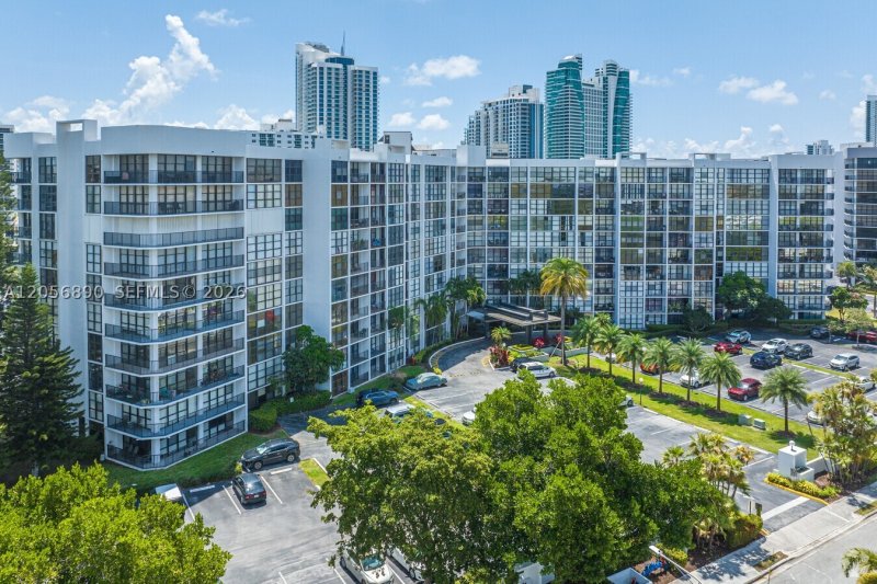 Condo for sale at Oceanview Park 410