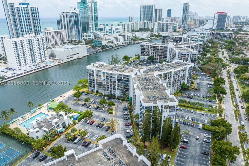 Condo for sale at Oceanview Park 410