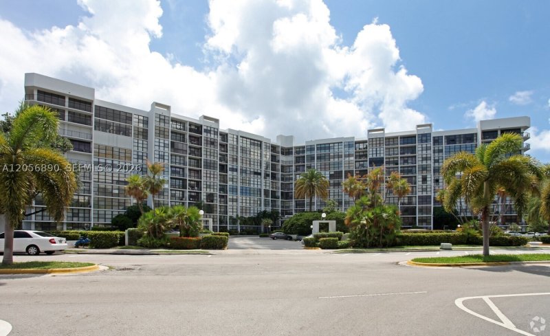 Condo for sale at Oceanview Park 410