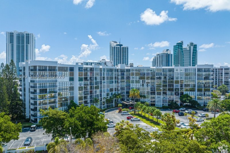 Condo for sale at Oceanview Park 410