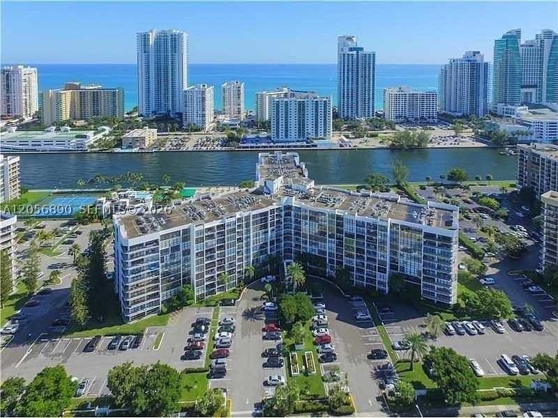 Condo for sale at Oceanview Park 410