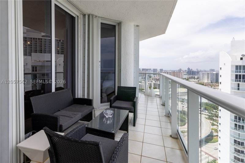 Comprar apartamento no Oceania 2 OS25