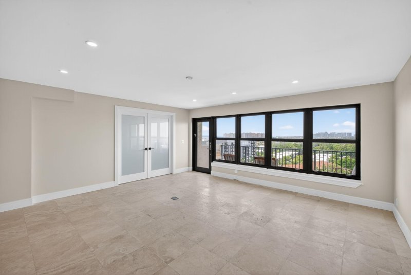 Alquiler de apartamento en The Tower at Port Royale 1205